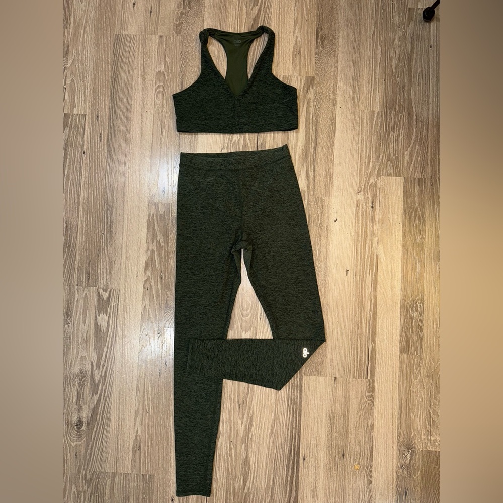 Alo Yoga Alosoft Hunter Heather Green Base Bra & Flow Legging Matching Set